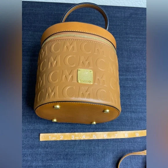 MCM-Bucket Bag - Picture 16 of 17